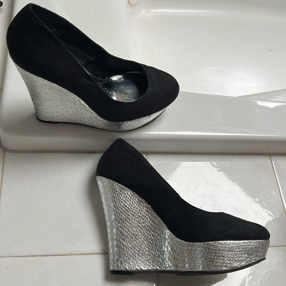 Kardashian Kollection Icon Wedges - Size 7 - Picture 2 of 9